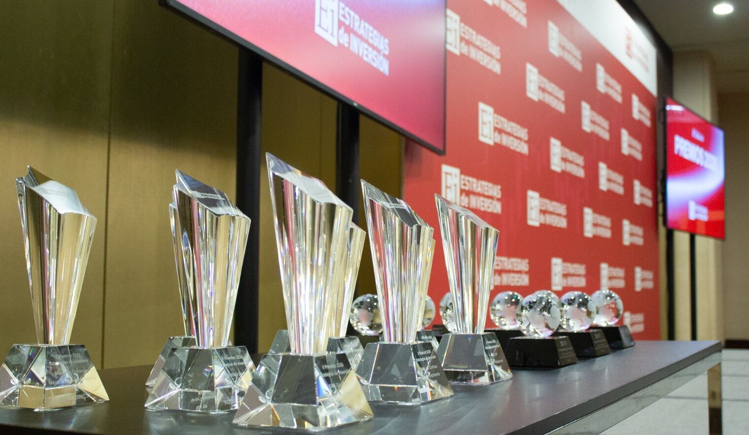 Premio al "Mejor dividendo sostenido y creciente del mercado" Premio al "Mejor dividendo sostenido y creciente del mercado"