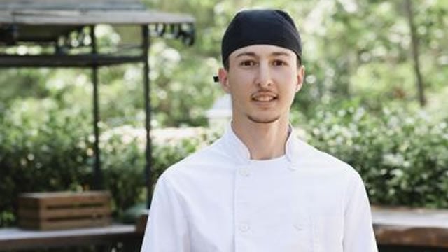 Abdallah es uno de los alumnos de la escuela de cocina de Villa Retiro, en Xerta. &copy; Fundacio&Igrave;&Acirc;&Acirc;&Acirc;n &rdquo;la Caixa&rdquo;