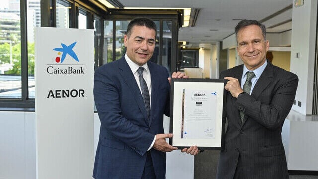 AENOR reconoce a CaixaBank por la excelencia de su modelo de atención a personas mayores
