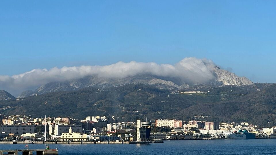 La invasión de Ceuta hunde el consumo en un 11% en una economía escasa de inversión privada y altamente dependiente de la administración pública