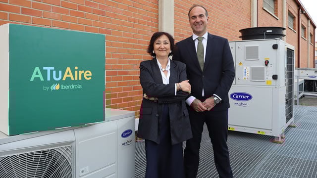 Ana M. Garc&iacute;a L&oacute;pez, de Carrier, y Pablo Collado, de ATuAire by Iberdrola