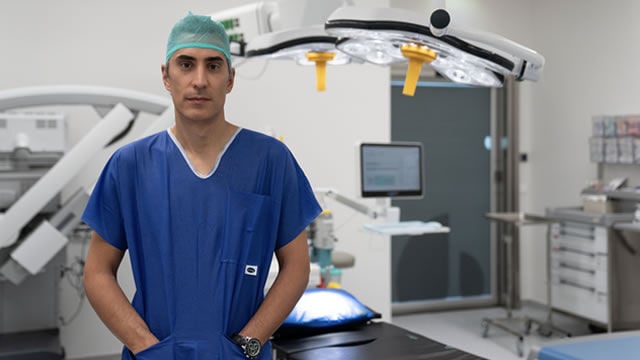 Doctor Javier Fañanás, cirujano cardíaco del Hospital Universitario Quirónsalud Zaragoza.