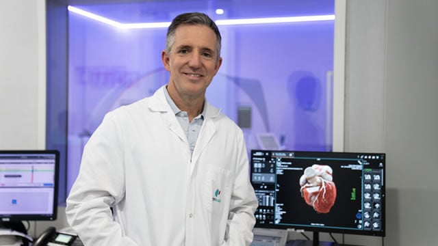 Doctor Juan Sánchez-Rubio Lezcano, jefe del servicio de Cardiología y responsable del área de Hemodinámica del Hospital Universitario Quirónsalud Zaragoza.