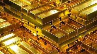 "Los inversores apuestan por el oro como refugio ante la inestabilidad tras los últimos acontecimientos en el sector bancario"