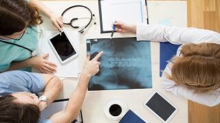 Fracturas de cadera: conoce la importancia de operar lo antes posible