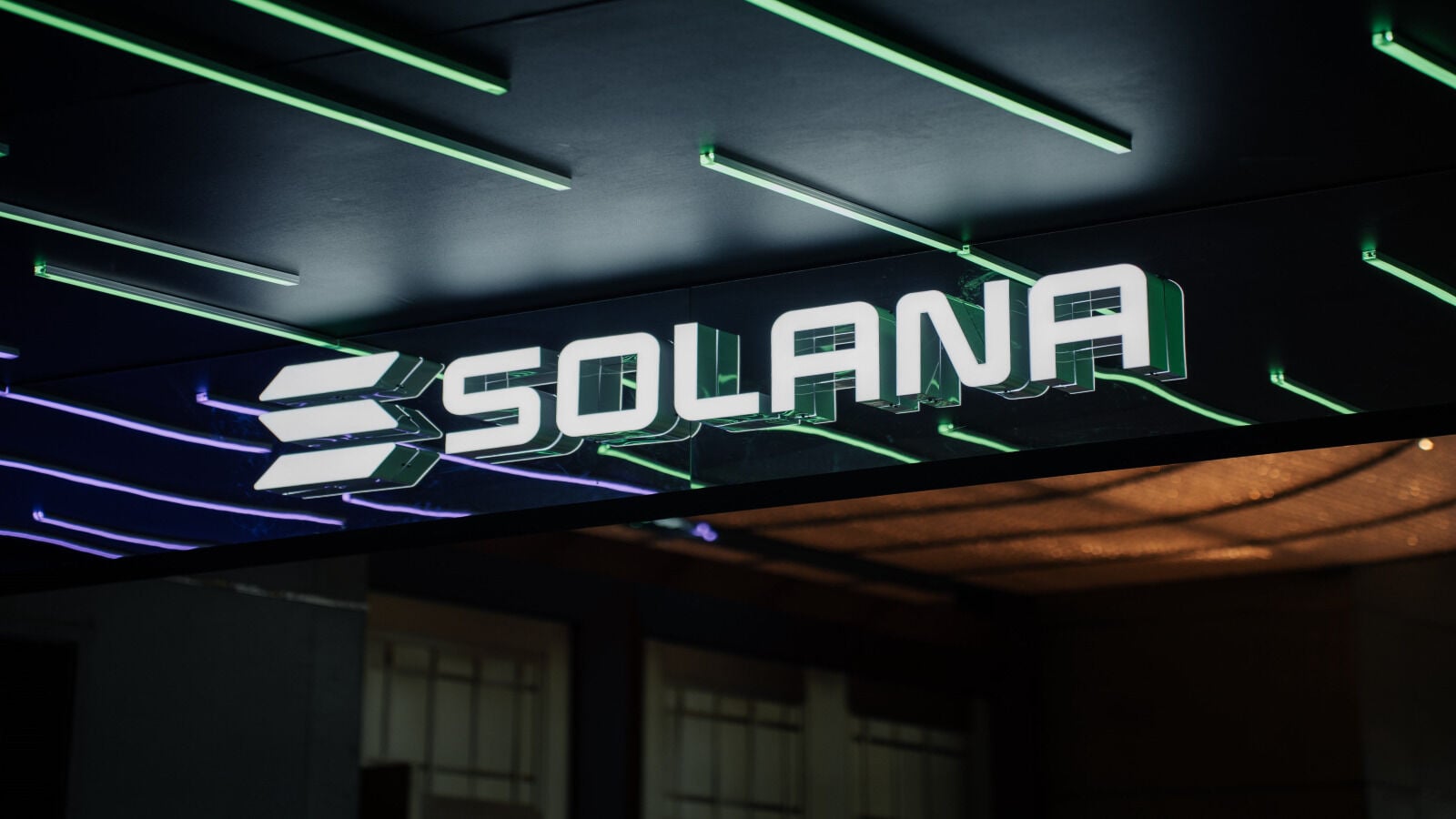 Solana recupera los 102 dólares a pesar de la fuga de los ETFs Solana recupera los 102 dólares a pesar de la fuga de los ETFs