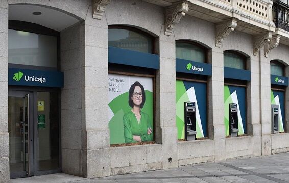 Unicaja se mira en el espejo de Banco Sabadell: busca socio para el negocio de pagos