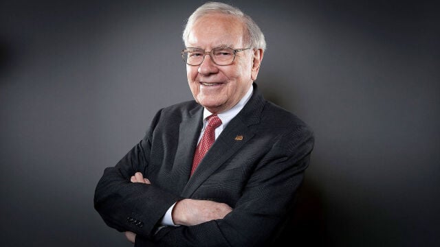 Warren Buffett advierte similitudes del riesgo de la IA con el de las armas nucleares