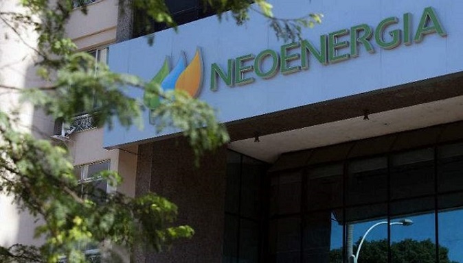 La bolsa hoy: Las acciones de Iberdrola en el IBEX 35 caen tras anunciar el precio por accion con el que cotizará Neoenergia en Brasil. Serán 15,65 reales.