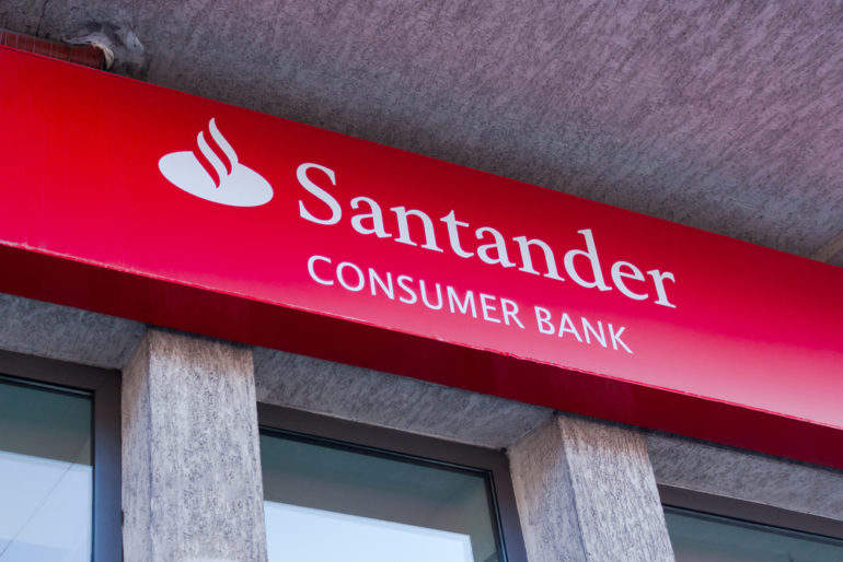 Fitch eleva el rating de Santander UK a 'A+' con perspectiva 'estable'
